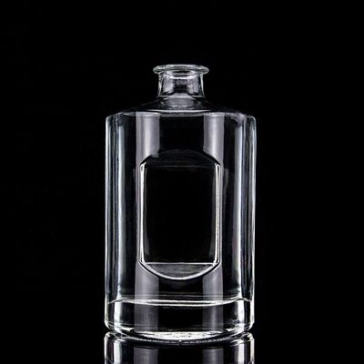 Maßgeschneiderte 750 ml Glasflasche mit Korkkappe und klarem runden Finish