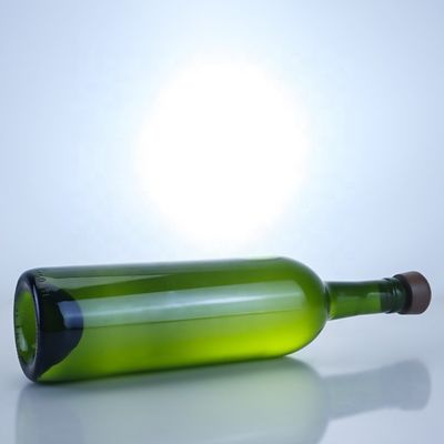 700 ml Antike grüne Glasflasche für Spirituosen Rum Gin Öl und Bier Basismaterial Glas