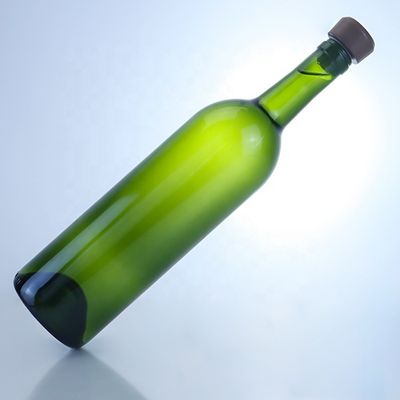700 ml Antike grüne Glasflasche für Spirituosen Rum Gin Öl und Bier Basismaterial Glas