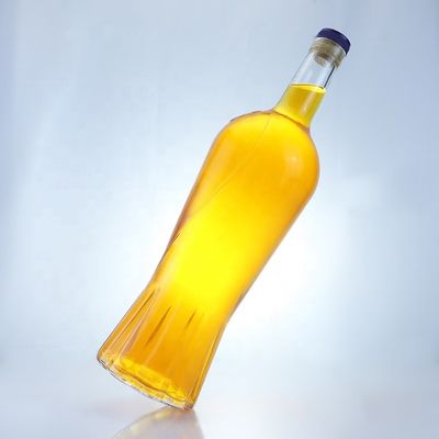 Ausgezeichnetes Design 750 ml klare Wodka-Flasche mit Korkglaskragen