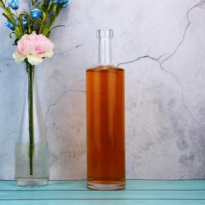750 ml Wodka Glasflasche mit Korken und einzigartiger Zylinderform in einzigartigem Design