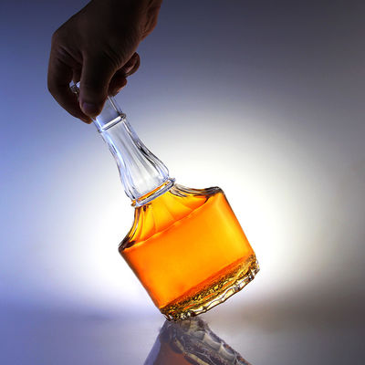 500 ml Glasflasche mit Kork für Whisky, Wodka, Spirituosen, Gravierungen im langen Hals