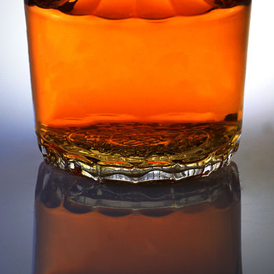 500 ml Glasflasche mit Kork für Whisky, Wodka, Spirituosen, Gravierungen im langen Hals