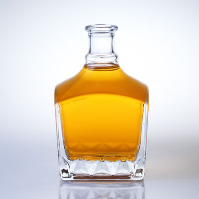 Whisky Glasflasche Square Pop 750 ml für die traditionelle Whisky Auswahl