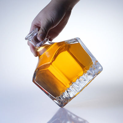 Whisky Glasflasche Square Pop 750 ml für die traditionelle Whisky Auswahl