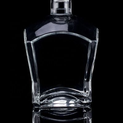 Übersichtliche oder maßgeschneiderte Super Flint Glas Whisky Flasche 700 ml 750 ml mit Korkkappe