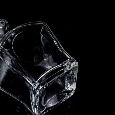 Übersichtliche oder maßgeschneiderte Super Flint Glas Whisky Flasche 700 ml 750 ml mit Korkkappe