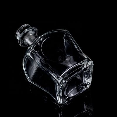 Übersichtliche oder maßgeschneiderte Super Flint Glas Whisky Flasche 700 ml 750 ml mit Korkkappe