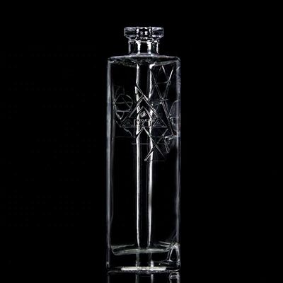 700 ml Gitarrenförmige Glasflaschen mit Korkkappe für klaren oder kundenspezifischen Wodka Whisky