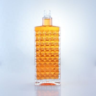 750 ml Flint Glass Clear Quadrat Round Gin Flasche mit Schrauben Oberfläche und freiem Design