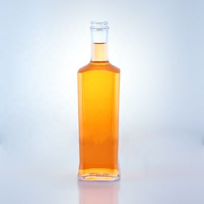 750 ml Flint Glass Clear Quadrat Round Gin Flasche mit Schrauben Oberfläche und freiem Design
