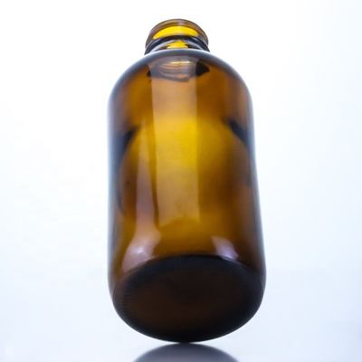 350 ml leere Glasflasche mit Seidenfilz und Warmstempel