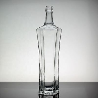 500 ml Glas-Wodka-Flaschen mit Schraubkappe für die Wodka-Oberflächenbehandlung