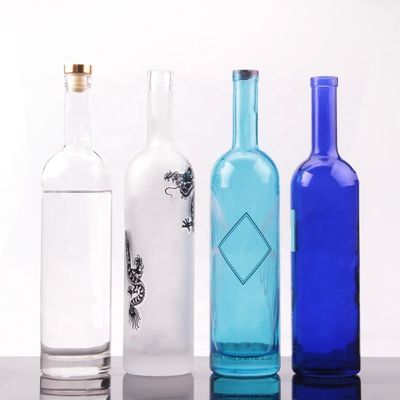 750 ml runde Glasflasche mit Korkkappe und individueller Oberflächenbehandlung
