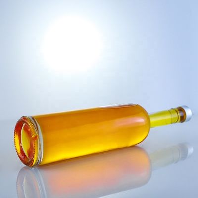 Customized Logo 700ml 750ml High Flint Round Shape Glasflasche mit Schraubenoberfläche