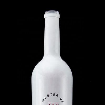 Maßgeschneiderte Flasche 750 ml Weißfarbe Spray Whisky Wodka Leere Glasflasche mit Kork