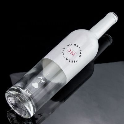 Maßgeschneiderte Flasche 750 ml Weißfarbe Spray Whisky Wodka Leere Glasflasche mit Kork