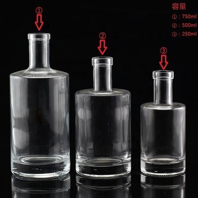 Industrielle Wodka Klarglasflasche mit kurzem Hals und fettem Körper 500 ml 750 ml