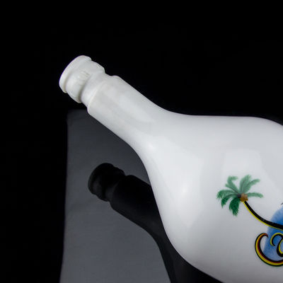 Custom 700ml Frost Oberfläche Handling Rum Glasflasche mit Kork