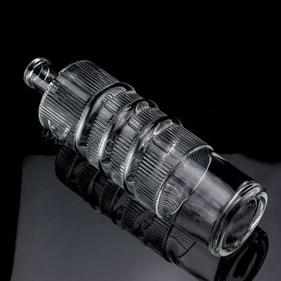 Custom Logo Klar 750ml Bar Top Emossed Schlange Zeichnung Glasflasche für Wodka-Zylinder