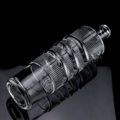 Custom Logo Klar 750ml Bar Top Emossed Schlange Zeichnung Glasflasche für Wodka-Zylinder
