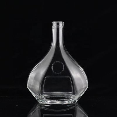 750 ml Schnittform Einzigartiges Design Glas Spirituosen Flasche Hergestellt von für Custom Made