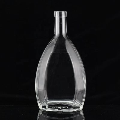 750 ml Schnittform Einzigartiges Design Glas Spirituosen Flasche Hergestellt von für Custom Made