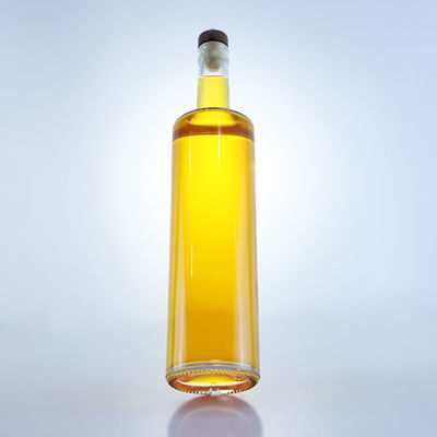 Customized Logo Versiegelung Typ Kork Glasflasche für Whisky Wodka Tequila Gin Rum gemacht