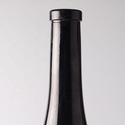 750 ml leere schwarze Flasche mit Kork-Mund und Spray-Glasflasche zur Promotion von Wodka