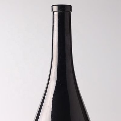 750 ml leere schwarze Flasche mit Kork-Mund und Spray-Glasflasche zur Promotion von Wodka
