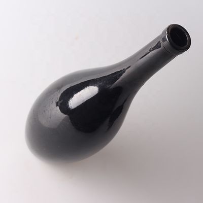 750 ml leere schwarze Flasche mit Kork-Mund und Spray-Glasflasche zur Promotion von Wodka