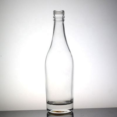 Durchsichtige Flasche mit Apfelsaft 500 ml Glasflasche mit Plastikkappe