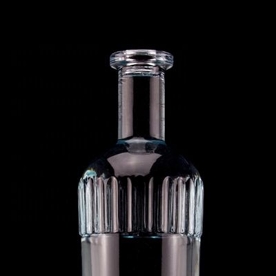 Pretty Light Blue 750ml 75cl Vertikalstreifen Wodka Flasche mit Deckel aus klarem Glas