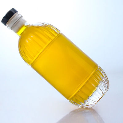 Glasflasche für industrielle Getränke mit geprägter Form und rundem Kork