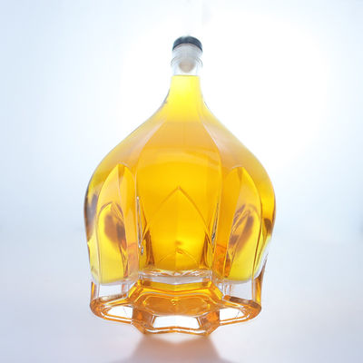 Flint Glass Embossed Design Schraubkappe Spirituosenflasche für Whisky Wodka Tequila Gin Rum