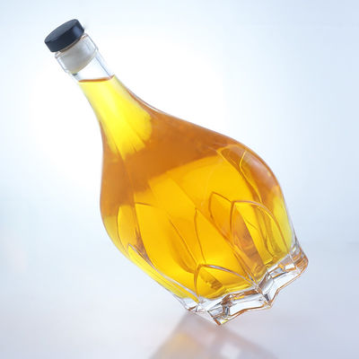 Flint Glass Embossed Design Schraubkappe Spirituosenflasche für Whisky Wodka Tequila Gin Rum