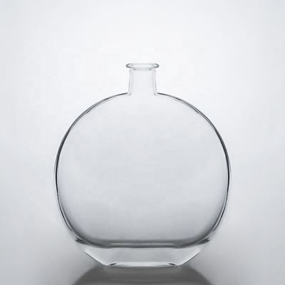 Custom Clear Flat 750ml Glasflasche mit Kork für Wodka Whiskey Gin Industriegetränke