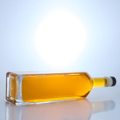 Quadratische Flasche aus Super-Flint-Glas in klarer Farbe für Wodka, Whisky und Tequila Gin