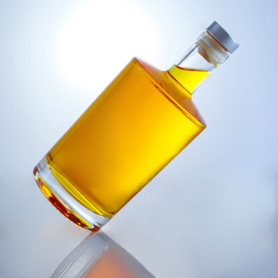 Populäre Form Super Flint Glas Alkoholflasche für Wodka Whisky Rum Tequila Gin gemacht