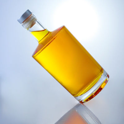 Populäre Form Super Flint Glas Alkoholflasche für Wodka Whisky Rum Tequila Gin gemacht