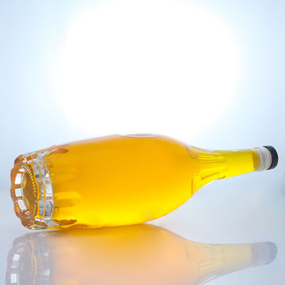 Anpassung Runde Flasche mit geprägtem Design und kundenspezifischer Korkkappe