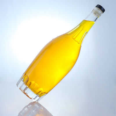 Anpassung Runde Flasche mit geprägtem Design und kundenspezifischer Korkkappe