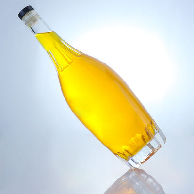 Anpassung Runde Flasche mit geprägtem Design und kundenspezifischer Korkkappe