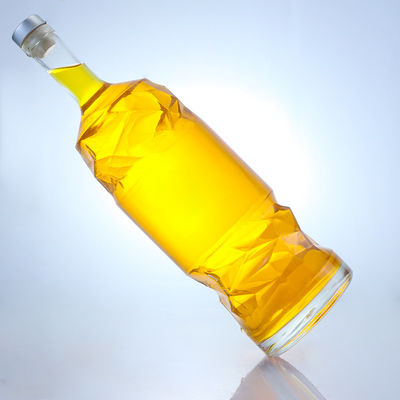 Alkoholglasflasche mit geprägtem, anpassbarem Logo und klarer oder individueller Flaschenfarbe