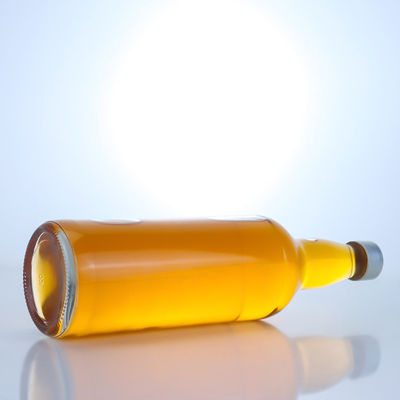 Individuell angepasste 750 ml Glasflasche mit einzigartigem Halsdesign und Korkdichtung