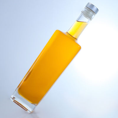 750 ml Glasflasche für Brandy, Wodka, Whisky und Korkkappe in quadratischer Form