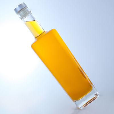 750 ml Glasflasche für Brandy, Wodka, Whisky und Korkkappe in quadratischer Form