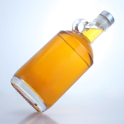 750 ml Glasgeflasche für Wodka Rum Tequila mit Ringgriffe am Hals und Korkkopf