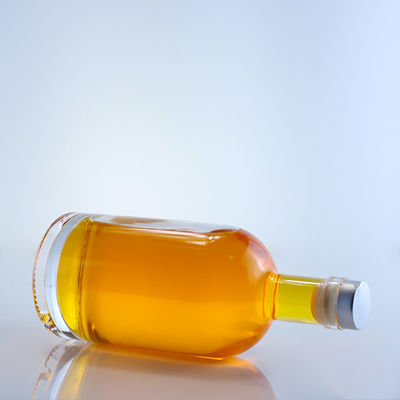 Custom Logo und Kappe 750ml Glas Flasche für Rum Gin Wodka Custom Korkkappe