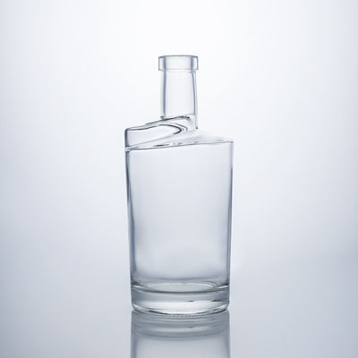 Runde Form Custom Design 750 ml klare leere Liquor Glasflasche für Rum Wodka Gin Whiskey
